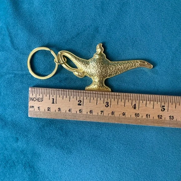 Aladdin Genie Magic Lamp Gold Keychain - Picture 7 of 10